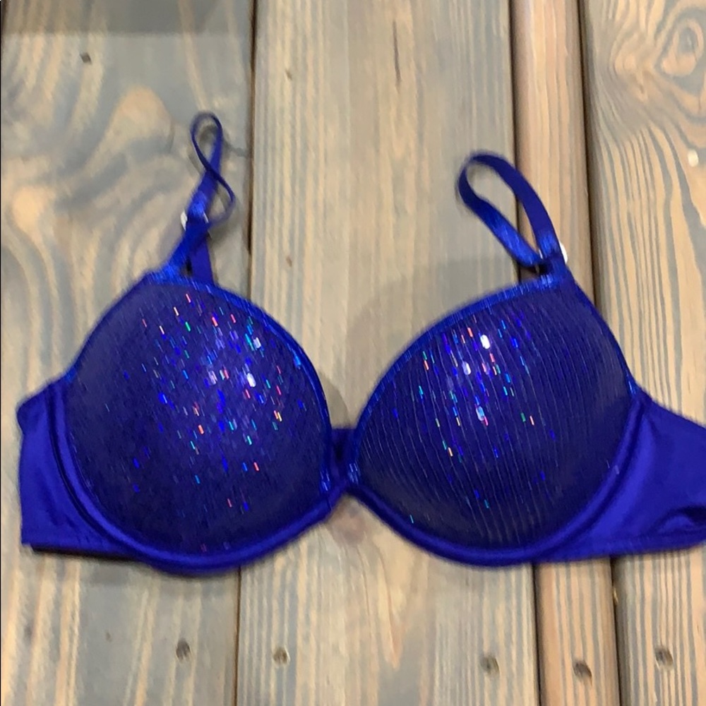 Victoria’s Secret Pink Push-Up Plunge Bra